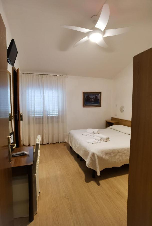 Albergo Miralaghi Padergnone Exterior photo