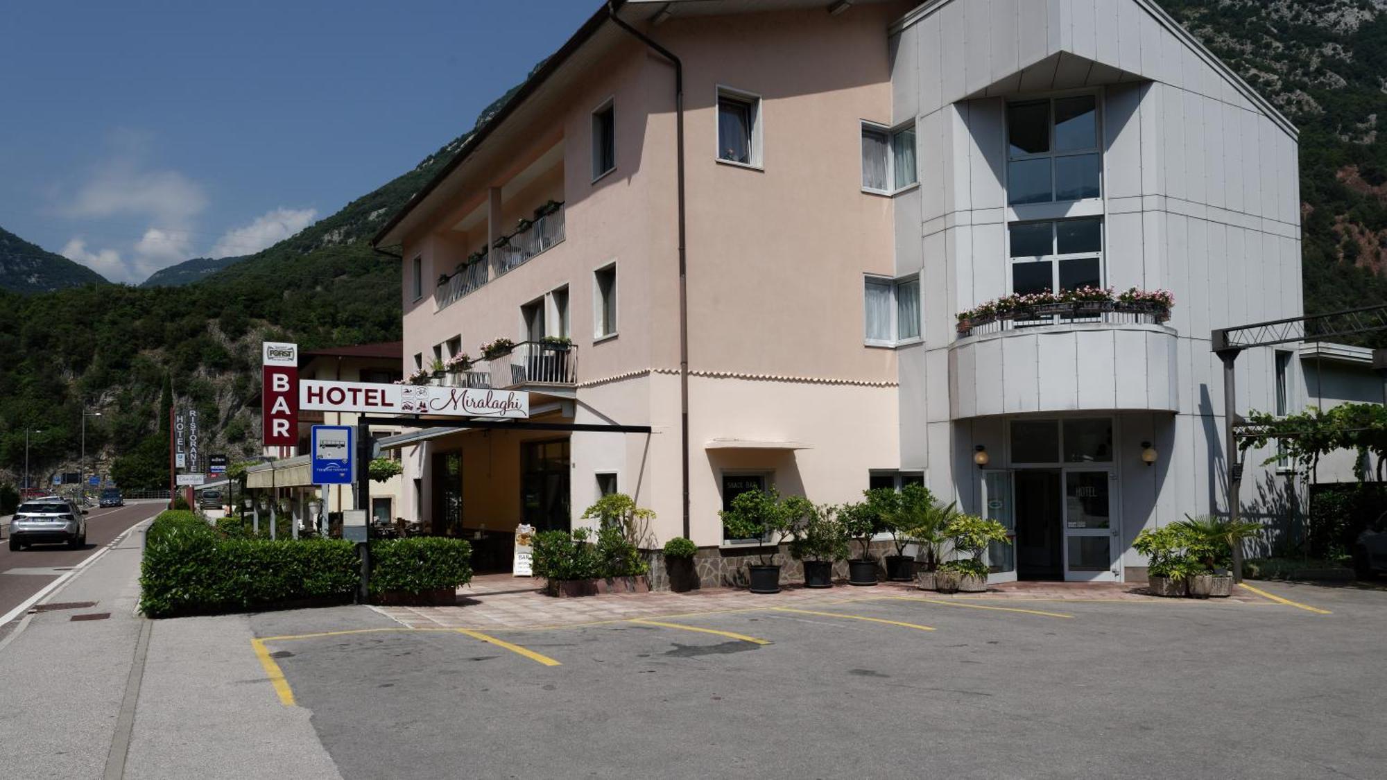 Albergo Miralaghi Padergnone Exterior photo