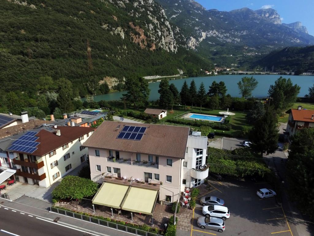 Albergo Miralaghi Padergnone Exterior photo